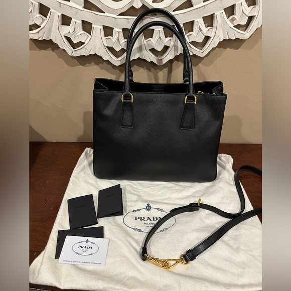 PRADA Medium Galleria Saffiano leather bag - Picture 8 of 16